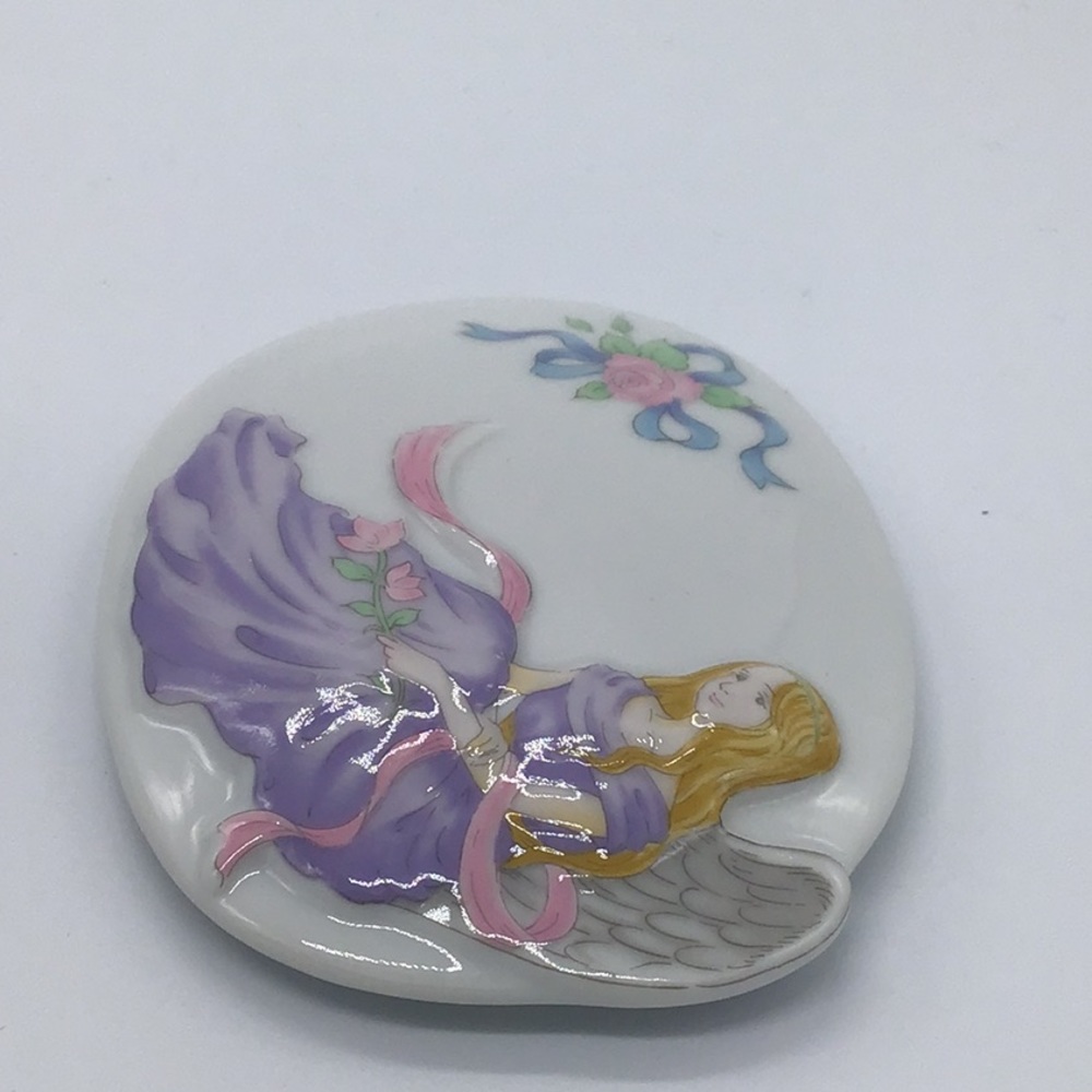 Porcelain Angel Trinket Box - Picture 3 of 7